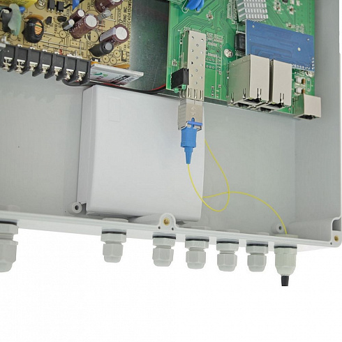 Уличный 4-портовый PoE коммутатор SW-40501/WC Fast Ethernet
